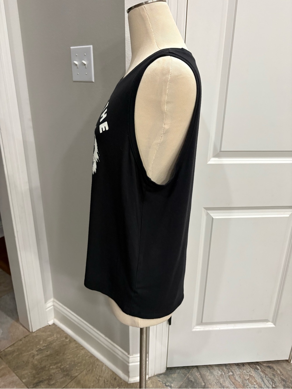 Athletic Works black Eye of the Tiger tank top with tiger face in medium 8-10 - Picture 2 of 9